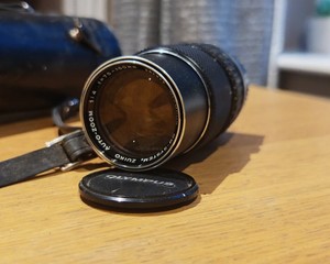 vintage Classic Olympus OM Zuiko Auto-Zoom 75-150mm f4 Lens w/Caps, & case