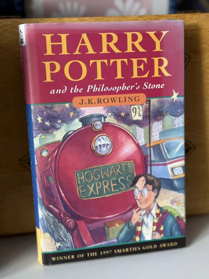 Harry Potter and the Philosopher's Stone - Young Wizard 3rd Print 1998 Hardback - Image 2 of 4