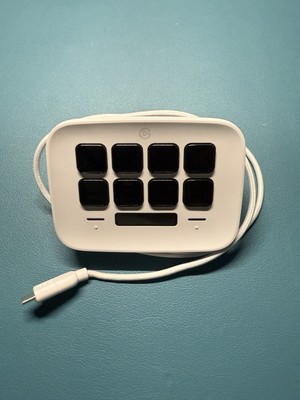 Elgato Stream Deck Neo   8 anpassbare Tasten, 2 Touch Points