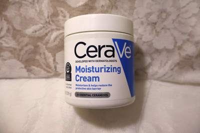 CeraVe Moisturizing Cream 3 Essential Ceramides for Normal To Dry Skin - 19 oz