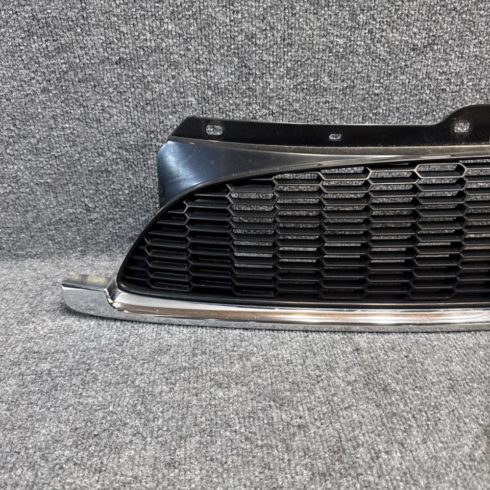 2007-2008-2009-2010 MINI COOPER FRONT BUMPER CENTER GRILLE 7209903 GENUINE - Image 2 of 4