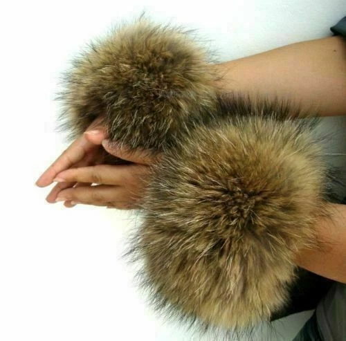 Women's Wristbands, A Pair Of Real Fox Fur Cuffs, Wrist Wristbands Fur Cuffs New - Image 3 of 4
