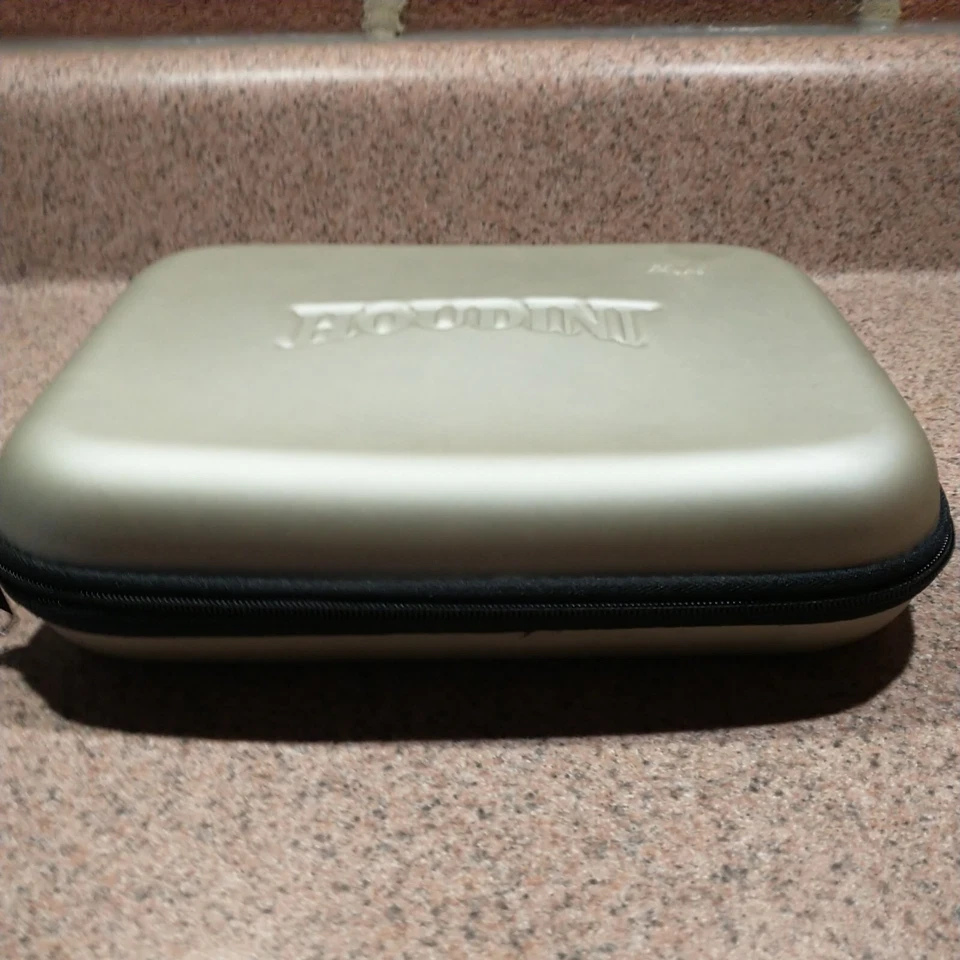 Houdini Metrokane Corkscrew In Silver Metallic & Carrying Case - Image 3 of 4