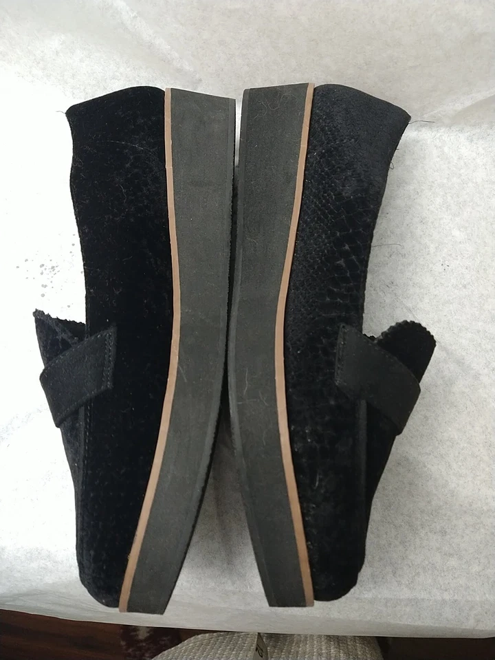 Call It Spring woman 7.5 shoes Black Microfiber Loafer Wedge Heel Flat Slide On - Image 4 of 4