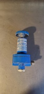 W. R  Brown AL822RG Adjustable Pressure Regulator 0-50 PSI Dual Outlet Airbrush
