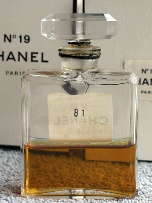 Chanel No 19 Extrait P.M. (28 ml) 1.201.91 Vintage Bottle & Box | eBay