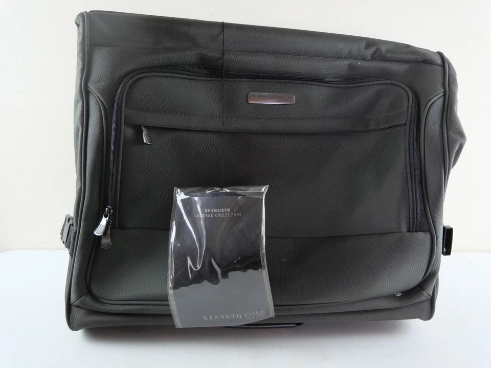 KENNETH COLE Go Equipaje Balístico Verde Profundo Nylon Armario Maleta Plegable NUEVO Foto 2 de 4