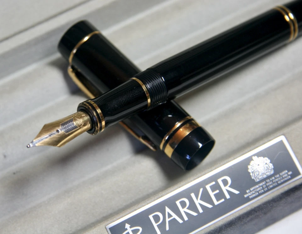Parker Duofold Centennial Fountain Pen | 18k Gold Medium Nib | Presentation box - Image 4 of 4