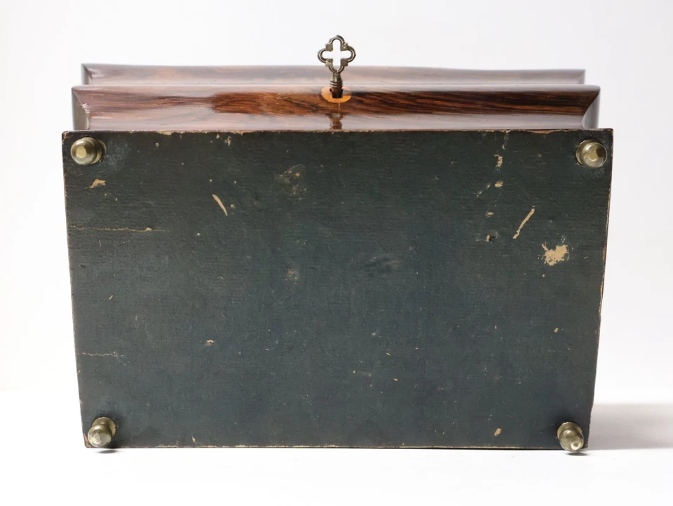 Ancien Nécessaire à couture Charles X en bois marqueté argent cristal et nacre - Photo 2/4