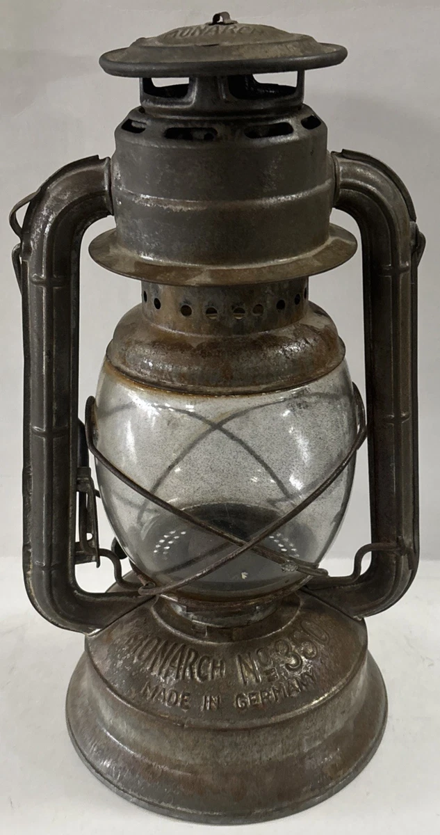 Dietz Monarch Lantern In Collectible Railroad Lanterns & Lamps for