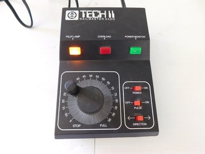 MRC TECH II RAILMASTER 2400 Modellbahn Transformator (QOS25)