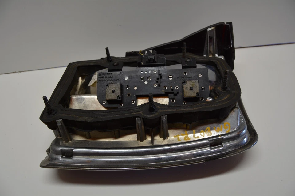 OLDSMOBILE 98 1994-1996 CONDUCTOR LADO IZQUIERDO LUZ TRASERA LÁMPARA OEM, 166-01436AL Foto 4 de 4