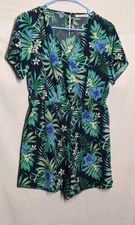Repria romper tropical floral and leaf pattern Size M