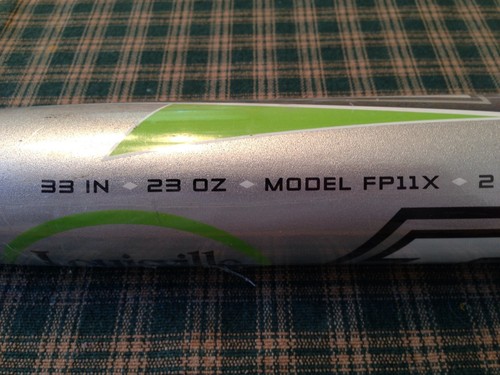 Nuevo bate de softbol lanzamiento rápido xeno Louisville Slugger FP11X TPS 2011 33/23 (-10) - Imagen 3 de 7