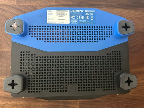 Linksys WRT1900AC 1300 Mbps 4 Port Dual-Band Wi-Fi Router - Picture 3 of 13