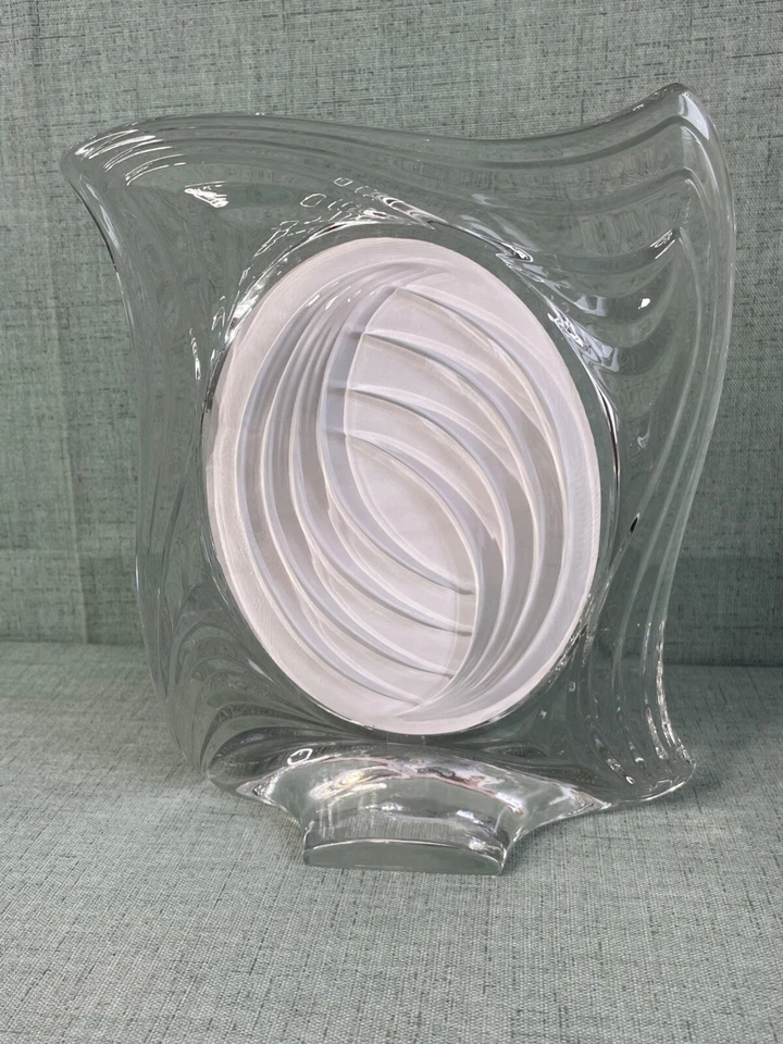 Marco de fotos de vidrio cortado Mikasa boda bebé regalo patrón espiral Foto 4 de 4