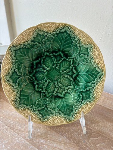 Wedgwood Majolica Style Cauliflower Ware Cup, Saucer, Bread Plate, Dessert Plate - Picture 16 of 18