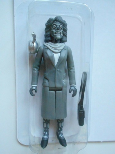 Female Ghoul Obey Black & White They Live Super 7 ReAction Figure New unpunched - Picture 2 of 3