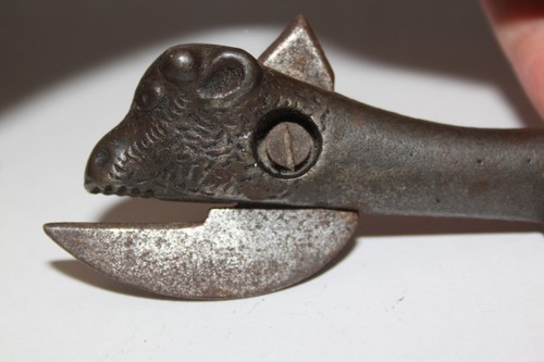 Vintage Cast Iron Cow Shape Can Opener - Picture 5 of 12