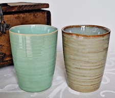 ❀ Becher ohne Henkel Grün-Braun oder Türkis-Grün /Ozean-Grün Steingut Reaktiv GW