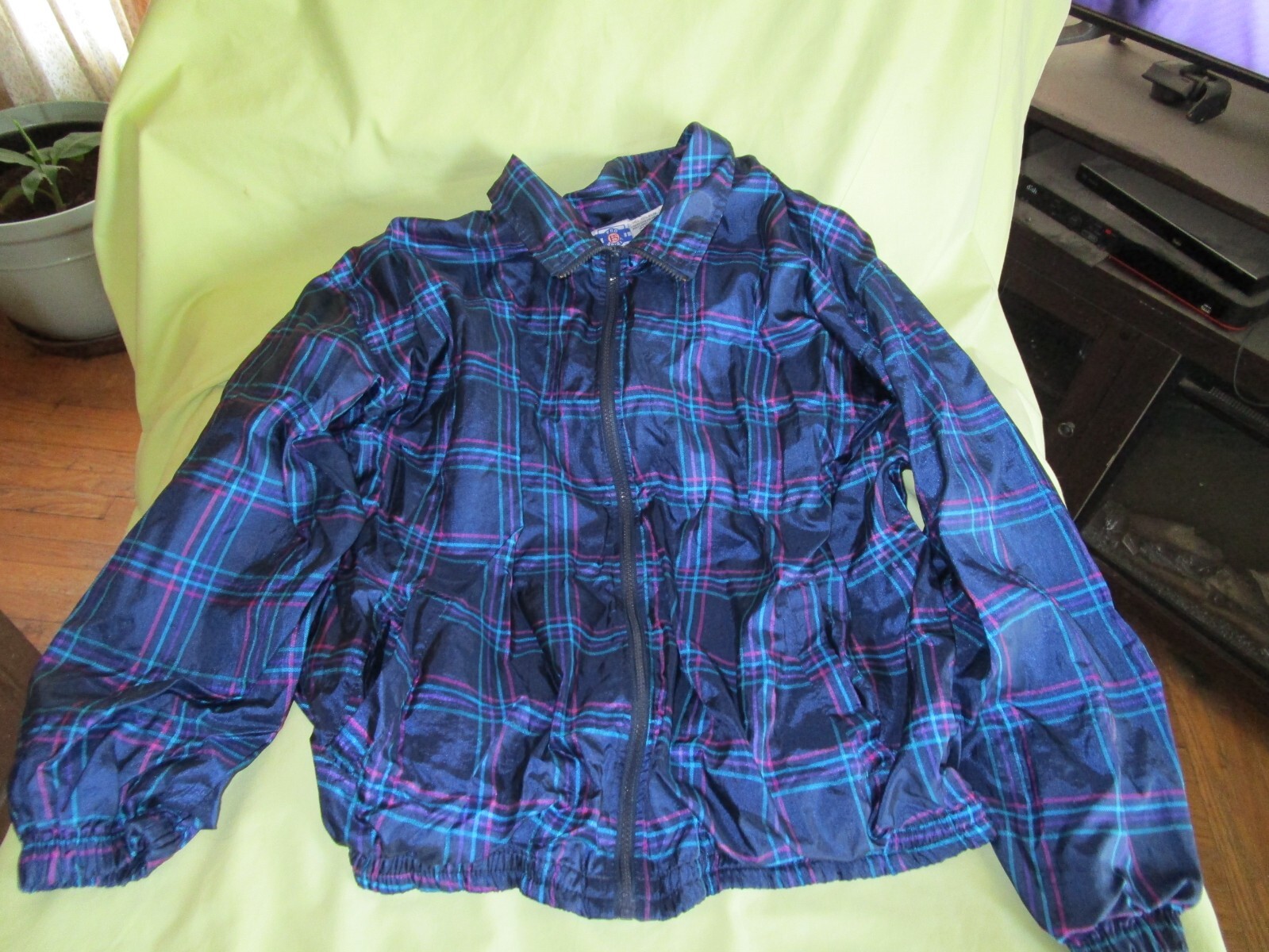 Picture 1 of 4