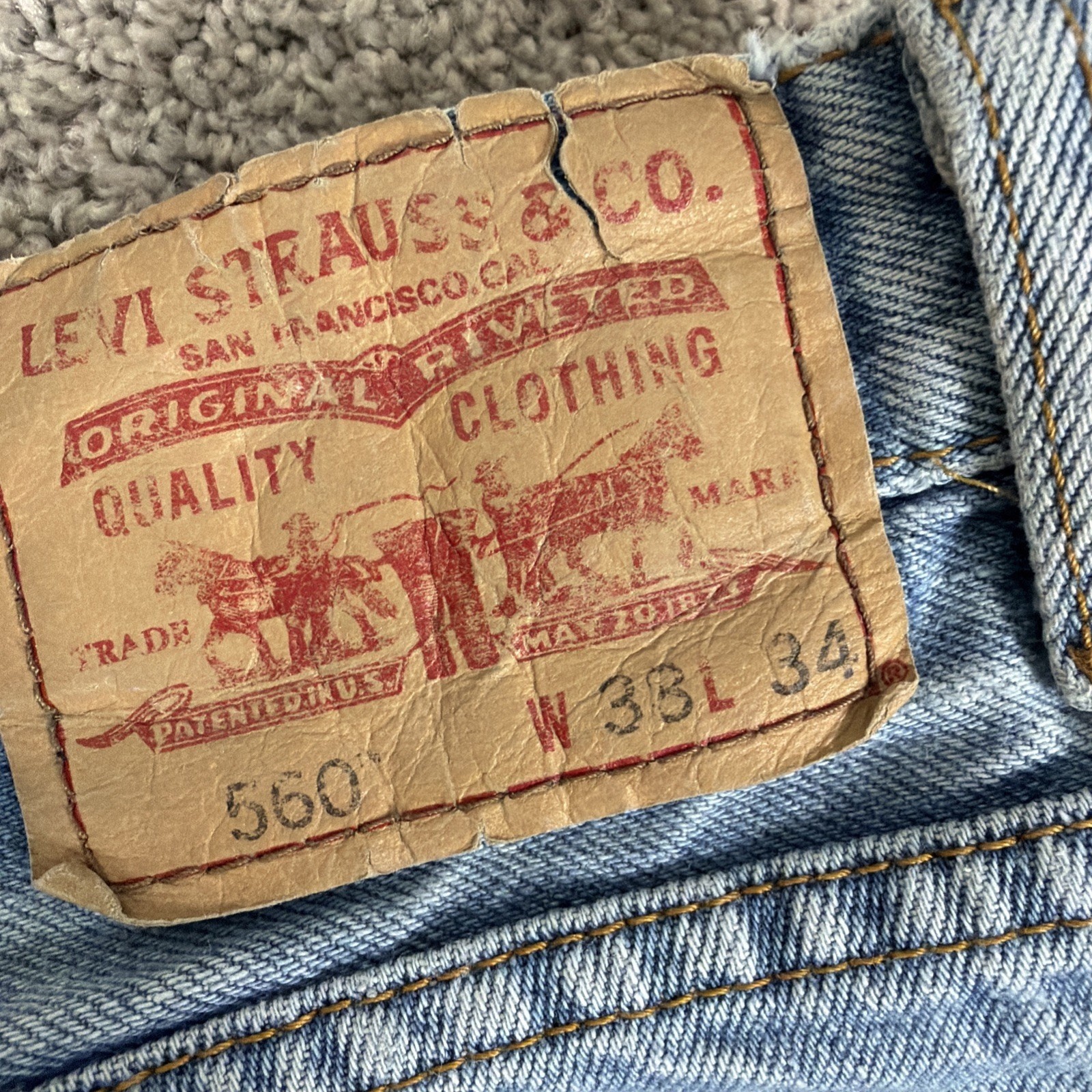 Levis 560 Jeans Mens 38x34 Blue Denim Loose Fit Baggy Skater Distressed Y2K Rave thumbnail 11