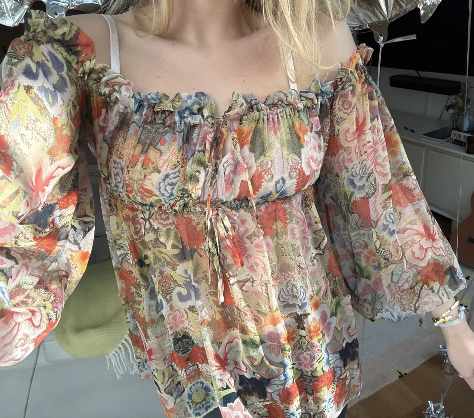 Top Alexander McQueen seda floral fuera del hombro. Talla 38 Foto 3 de 4