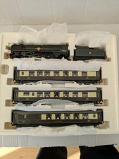 Hornby R2300 Bournemouth Belle Train Pack  Merchant Navy New Zealand .