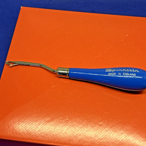 Spinnerin Made in England Blue Handle Latch Hook Tool