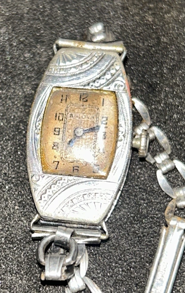 Reloj Pulsera Bulova Vintage Damas Diseño Deco con Esmeraldas y Diamantes 14K GF Foto 2 de 4