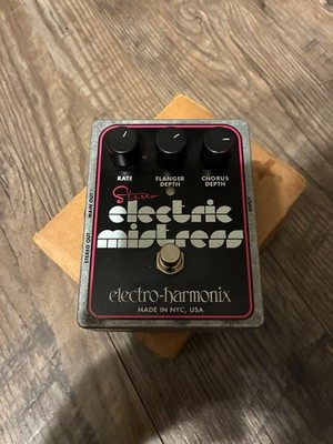 electro-harmonix electric mistress guitar pedal with wall adapter