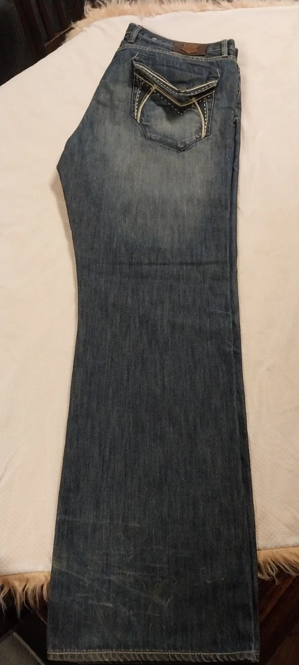 Monarchy Collection 牛仔裤尺寸 38×34 男式靴型剪裁 — 第 4/4 张图片