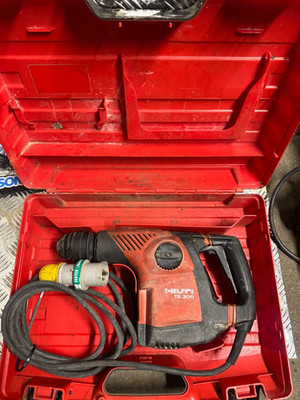  HILTI TE300 NADELPISTOLE BOHRHAMMER GERADE GEWARTET 110V IM KOFFER KOSTENLOSER VERSAND 1875 