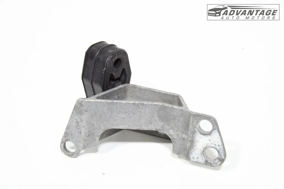 Chrysler Pacifica 2017-2025 silenciador de escape trasero suspensión y soporte de montaje OEM Foto 3 de 4