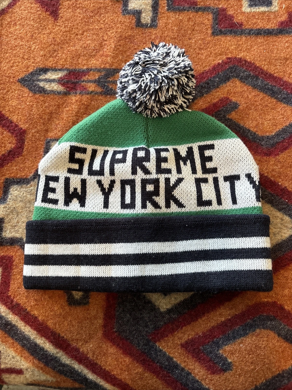 Supreme noir pom pom pom beanie/vert