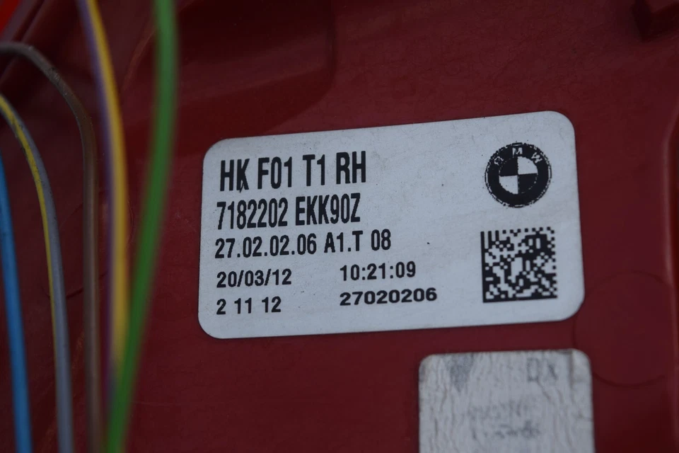 Luz trasera LED pasajero derecho OEM 2009 2010 2011 2012 BMW 750i Foto 3 de 3