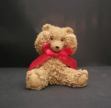 Vintage 1995 Goebel Paw Prints Beau Bear Hugh Figurine 3.5 Inches Tall Brown.
