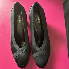 Coach and Four Black Pump sz 9.5