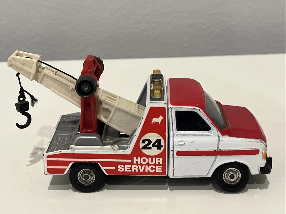 Vintage CORGI #1140 Ford Transit Wrecker Tow Truck - Image 3 of 4