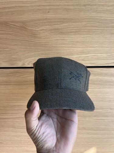 Arc'teryx Wool Ball Cap Mens L/XL Brown Flexfit Embroidered Logo Excellent Cond