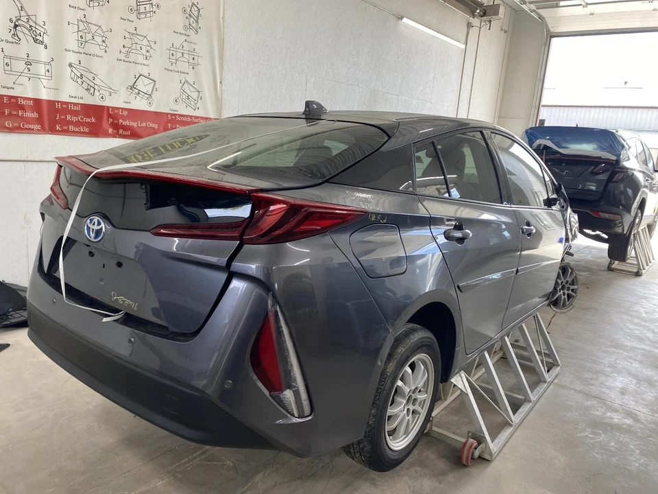 Used Front Center Interior Rear View Mirror fits: 2018 Toyota Prius Prius Prime - Image 4 of 4