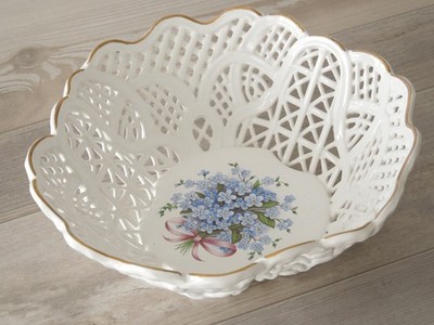 Scarabeus Ceramics Durchbruchschale   handbemalt mit Vergissmeinnicht, Goldrand