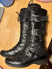 Elegante schwarze Lederstiefel mit Schnallen, von Janet Sports Gr. 40