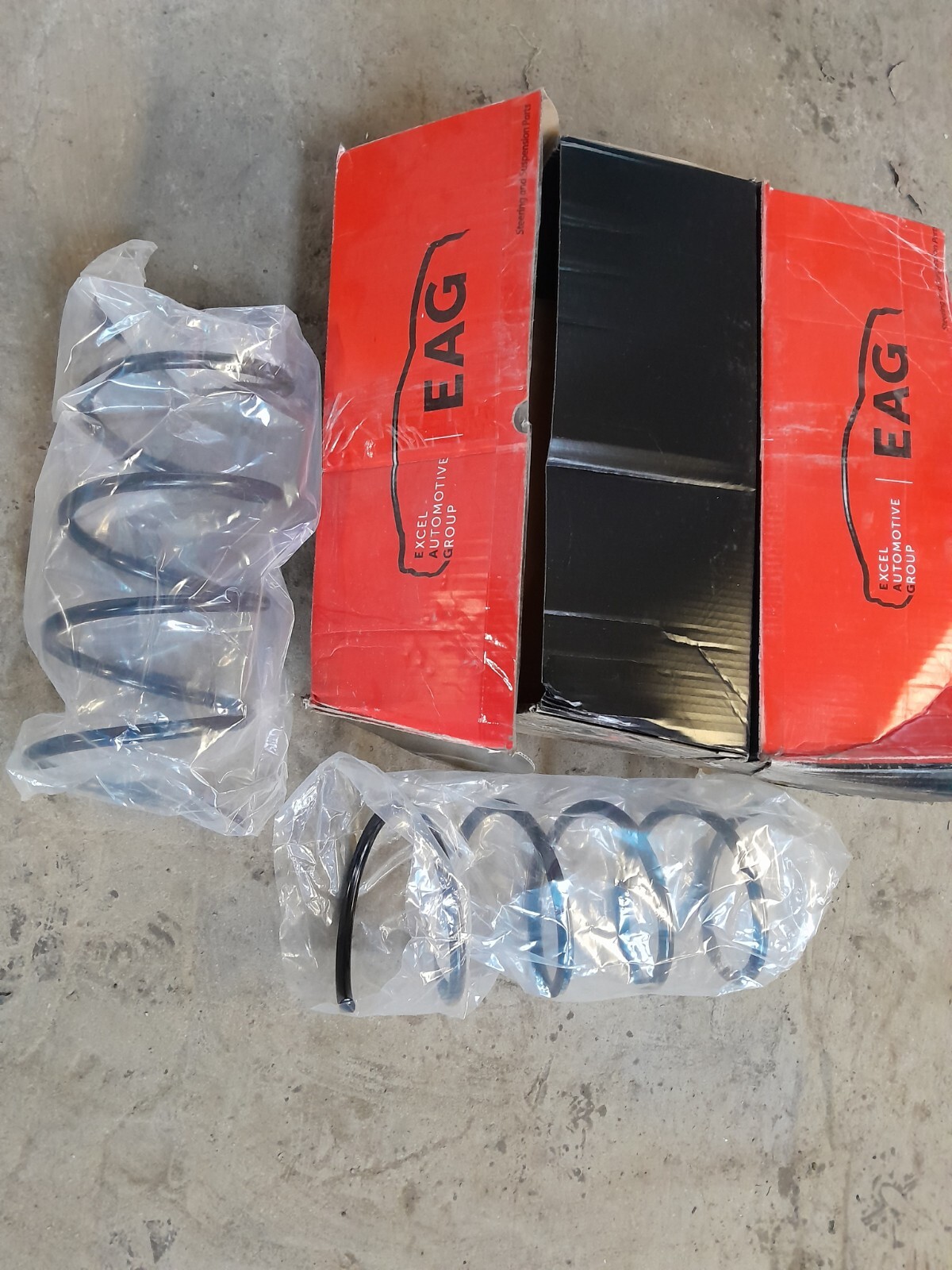 Front Coil Springs (Pair) For Mercedes CClass W203 C 220 CDI Apec