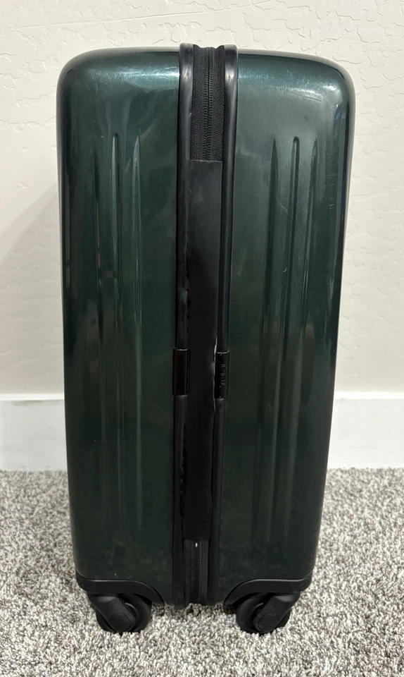 Equipaje de mano de viaje corto de policarbonato verde Hunter TUMI 'V3' - 228060HNT Foto 4 de 4