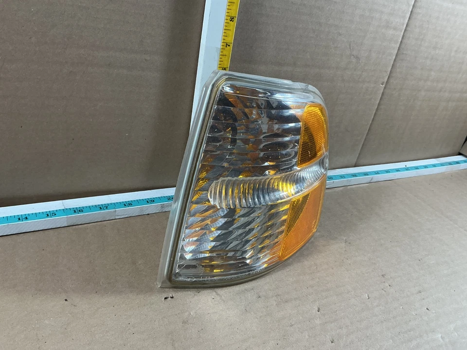 Ford Explorer 2004-2005 esquina lateral del conductor/luz de estacionamiento señal de giro OEM Foto 3 de 4