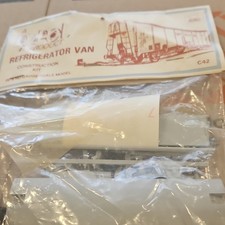 Dapol Interfrigo Refrigerator Van Gray Plastic OO/HO Gauge Model Kit C42