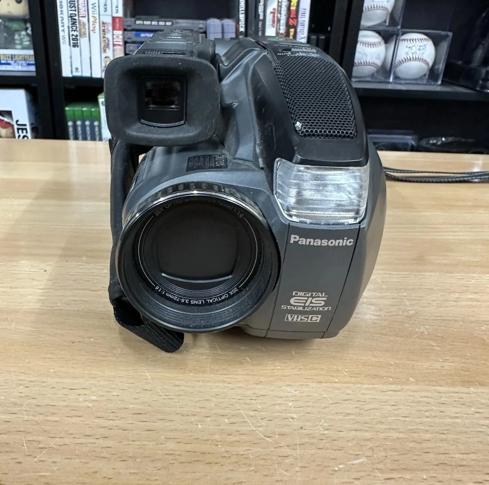 Panasonic PV-L601 D VHSC Palmcorder Camcorder 20x Optical Zoom Parts / Untested - Image 3 of 4