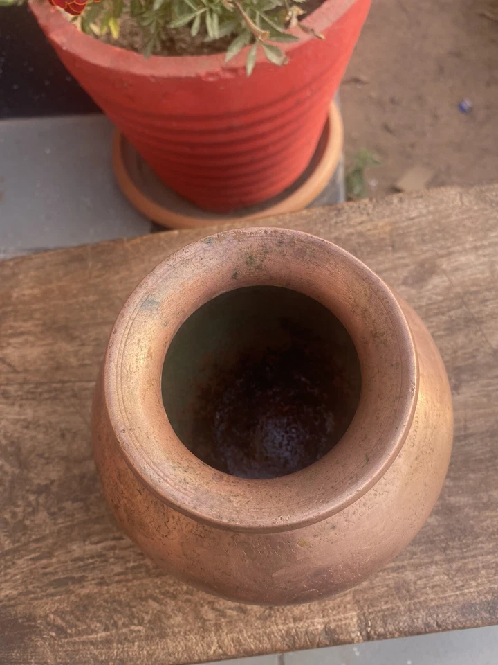 Antigua olla de agua de cobre floral tallada a mano para servir utensilios de cocina olla recipiente Foto 3 de 4
