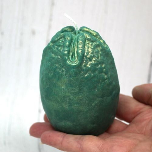 Alien Egg Candle 8x6cm Quirky Tobacco & Oak Fragranced Green Ovomorph Xmas Gift - Picture 1 of 6